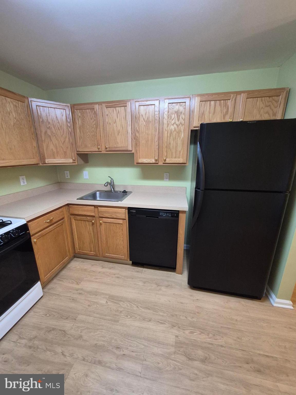 SALEM MANOR - Residential