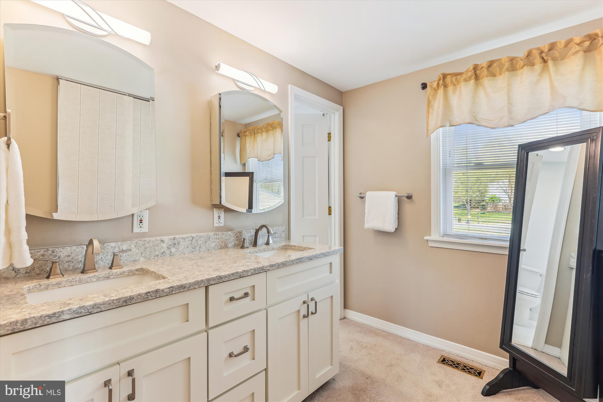 LAKEWOOD HILLS - Residential