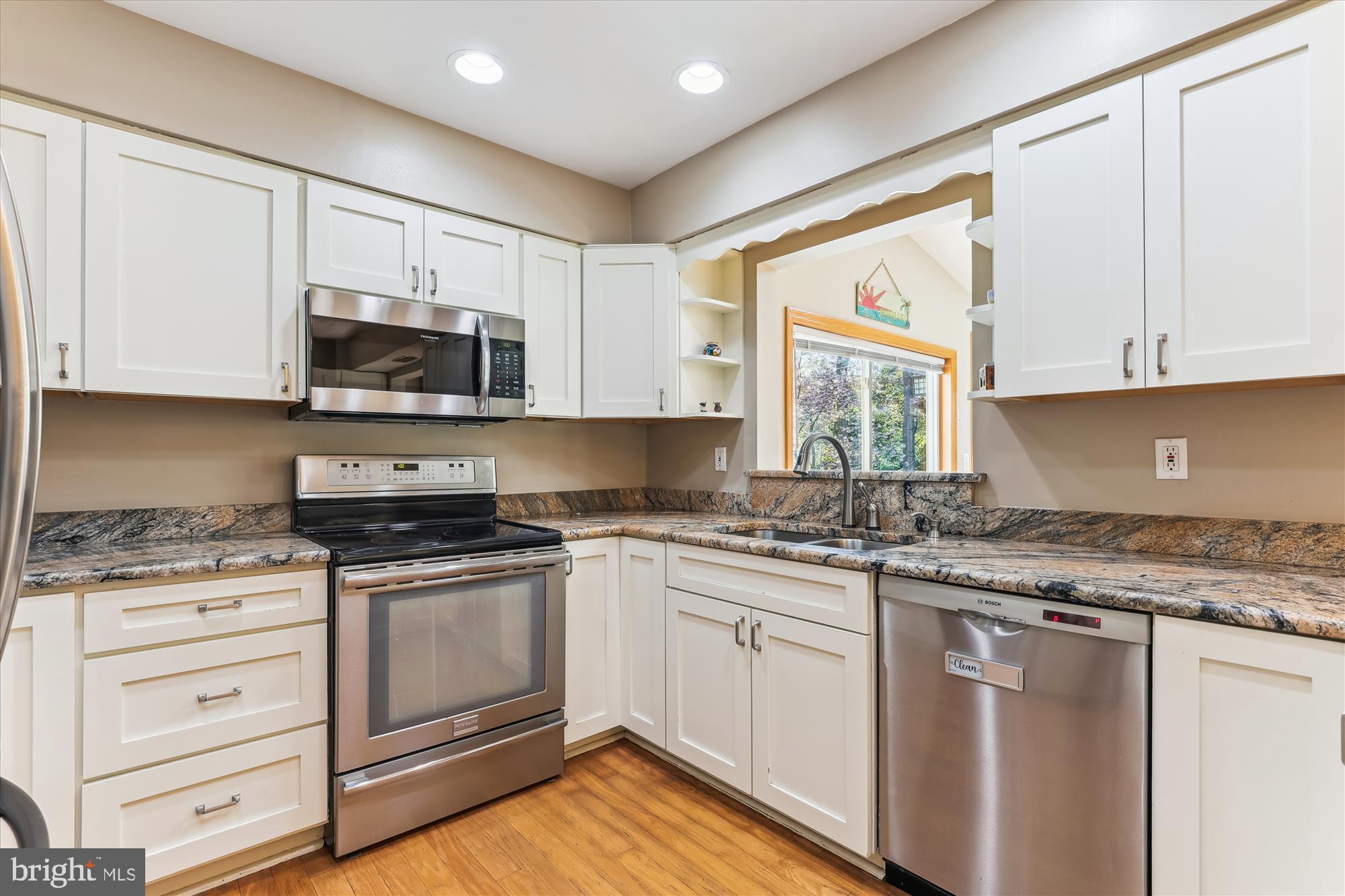 LAKEWOOD HILLS - Residential