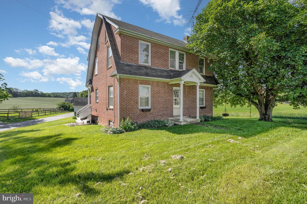 Photo of 2775 W College Avenue, YORK, PA 17408 (MLS # PAYK2095816)