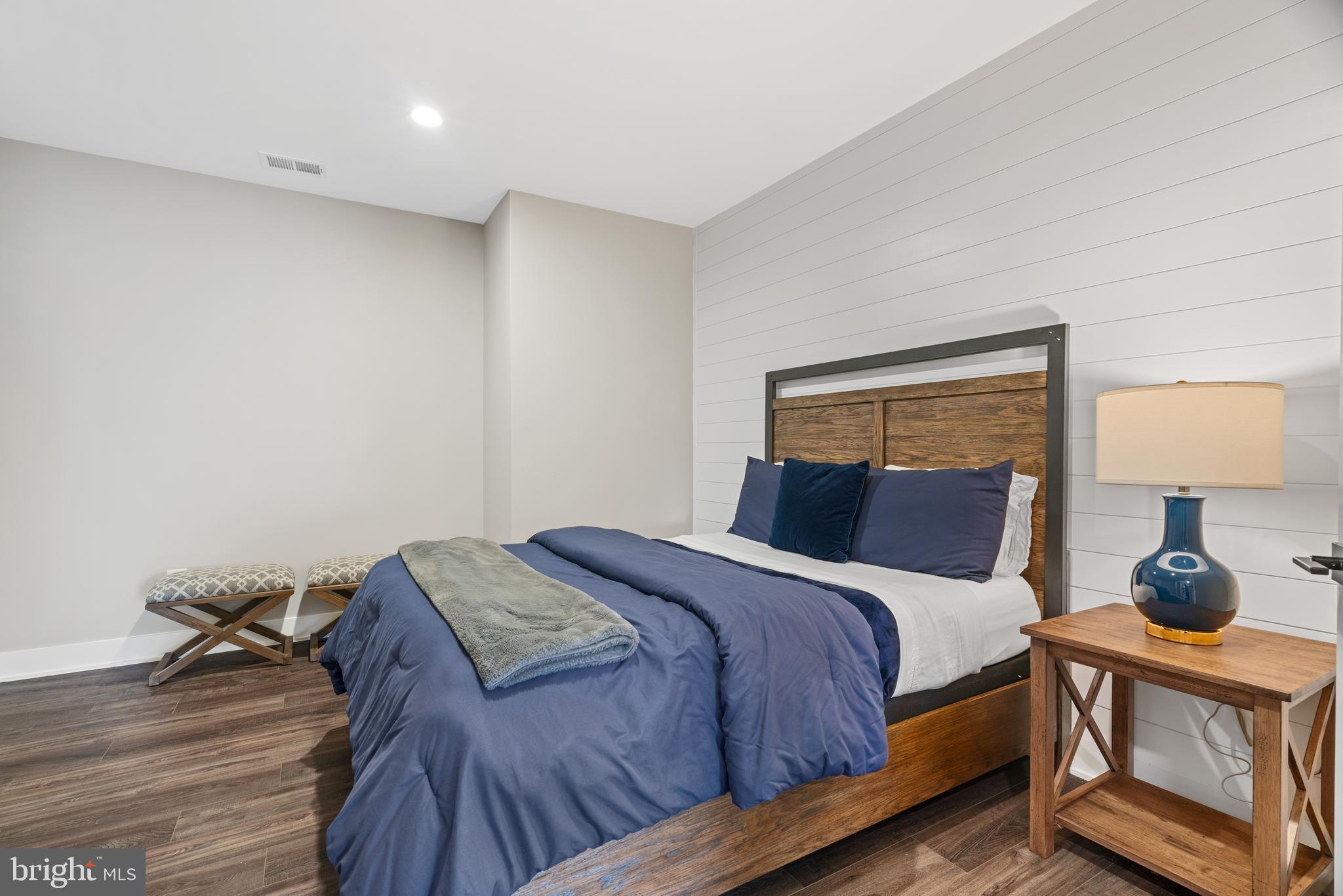 LINDEN GROVE - Residential