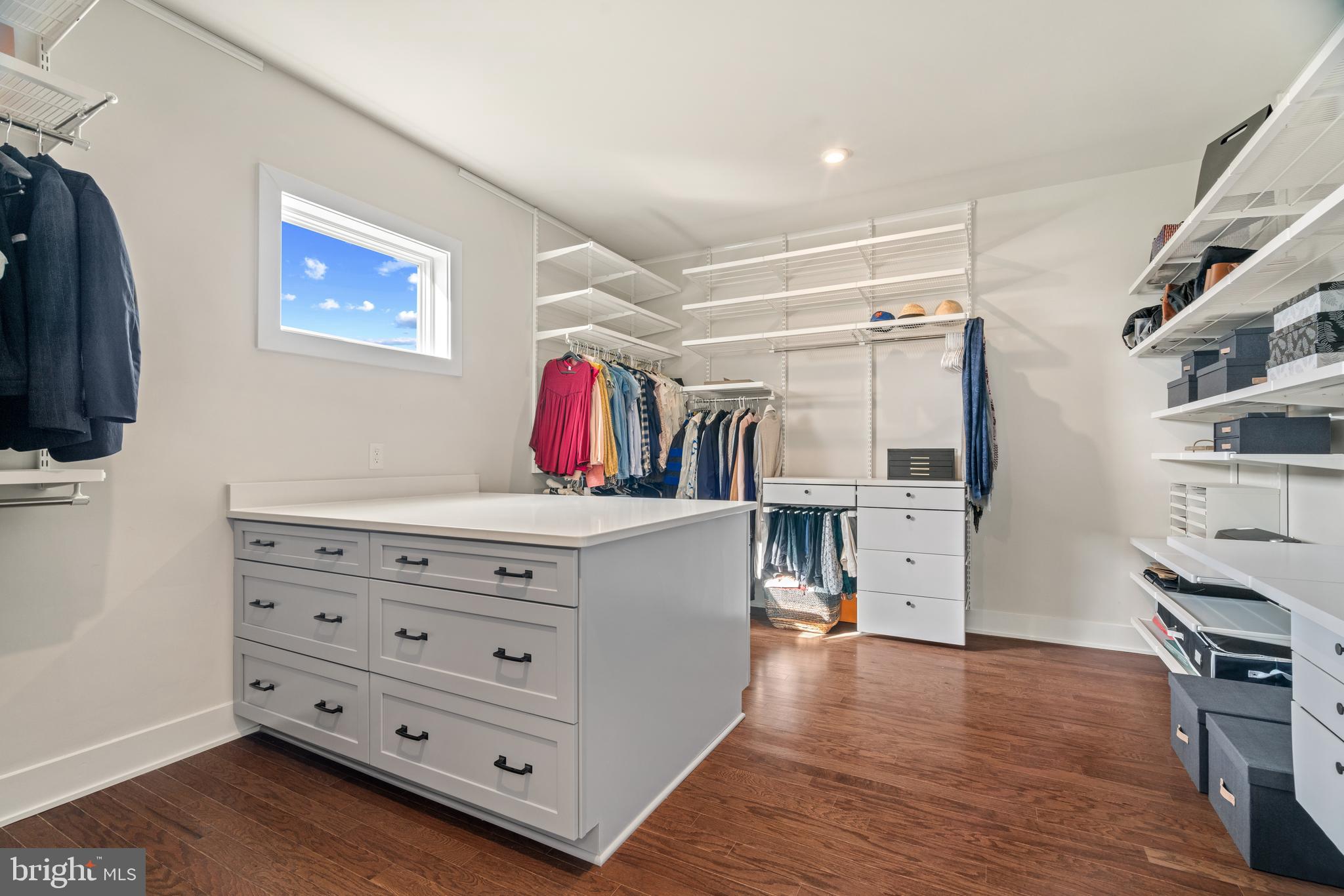 LINDEN GROVE - Residential