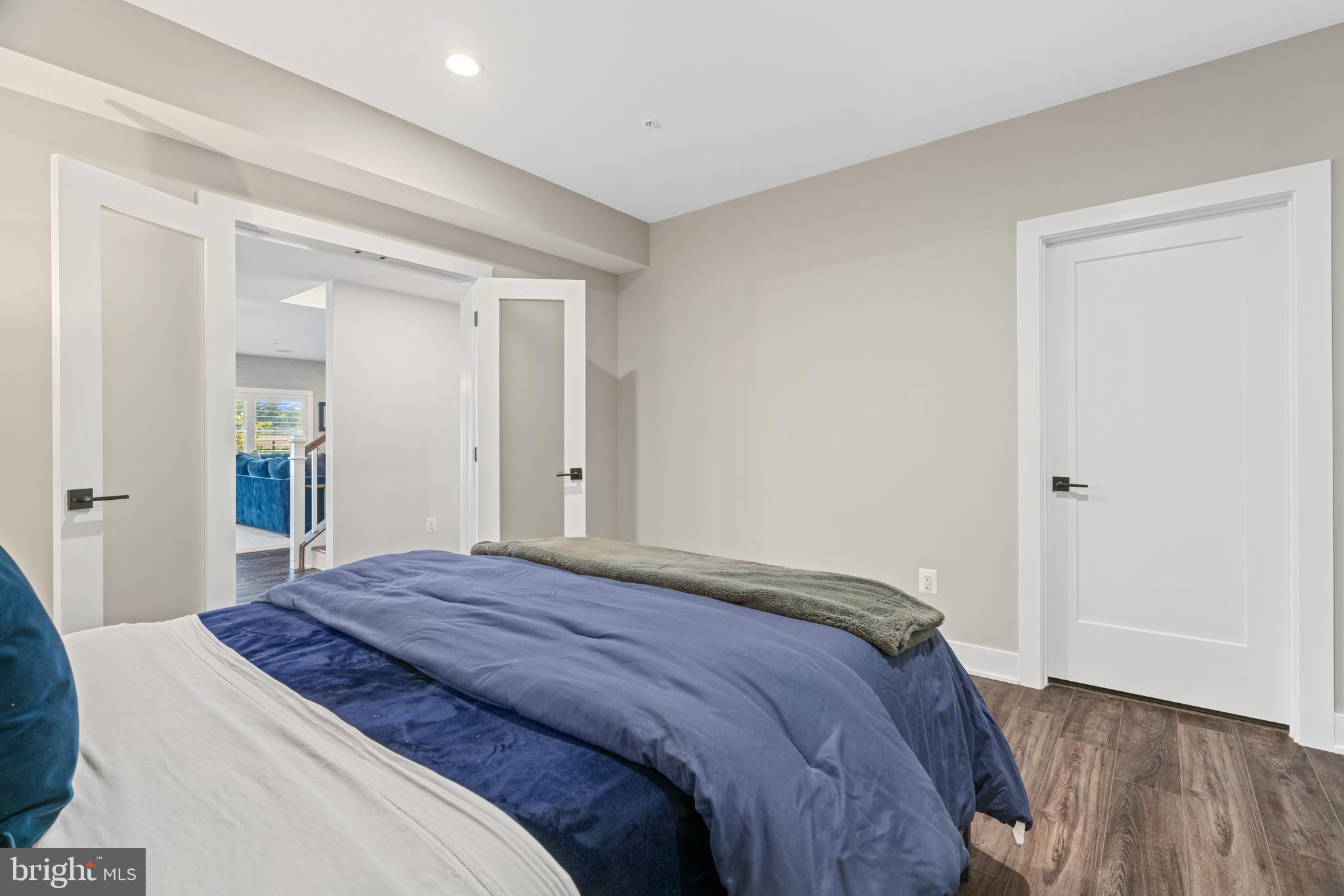 LINDEN GROVE - Residential