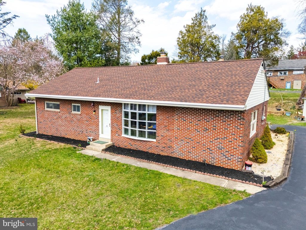 Photo of 21 Pilgrim Drive, LANCASTER, PA 17603 (MLS # PALA2066800)