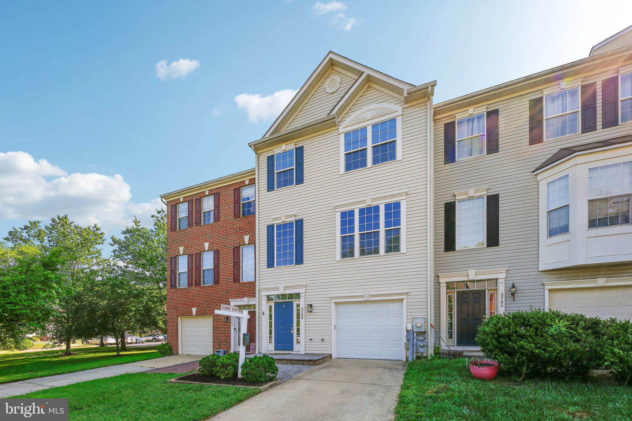 2504 BLACK OAK WAY