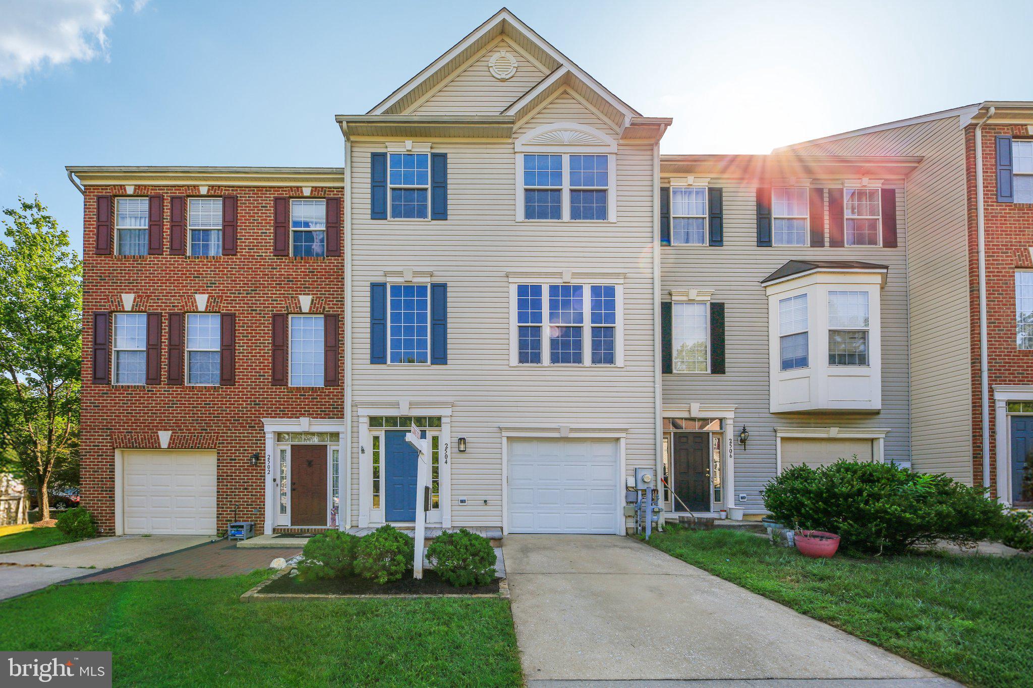 2504 BLACK OAK WAY