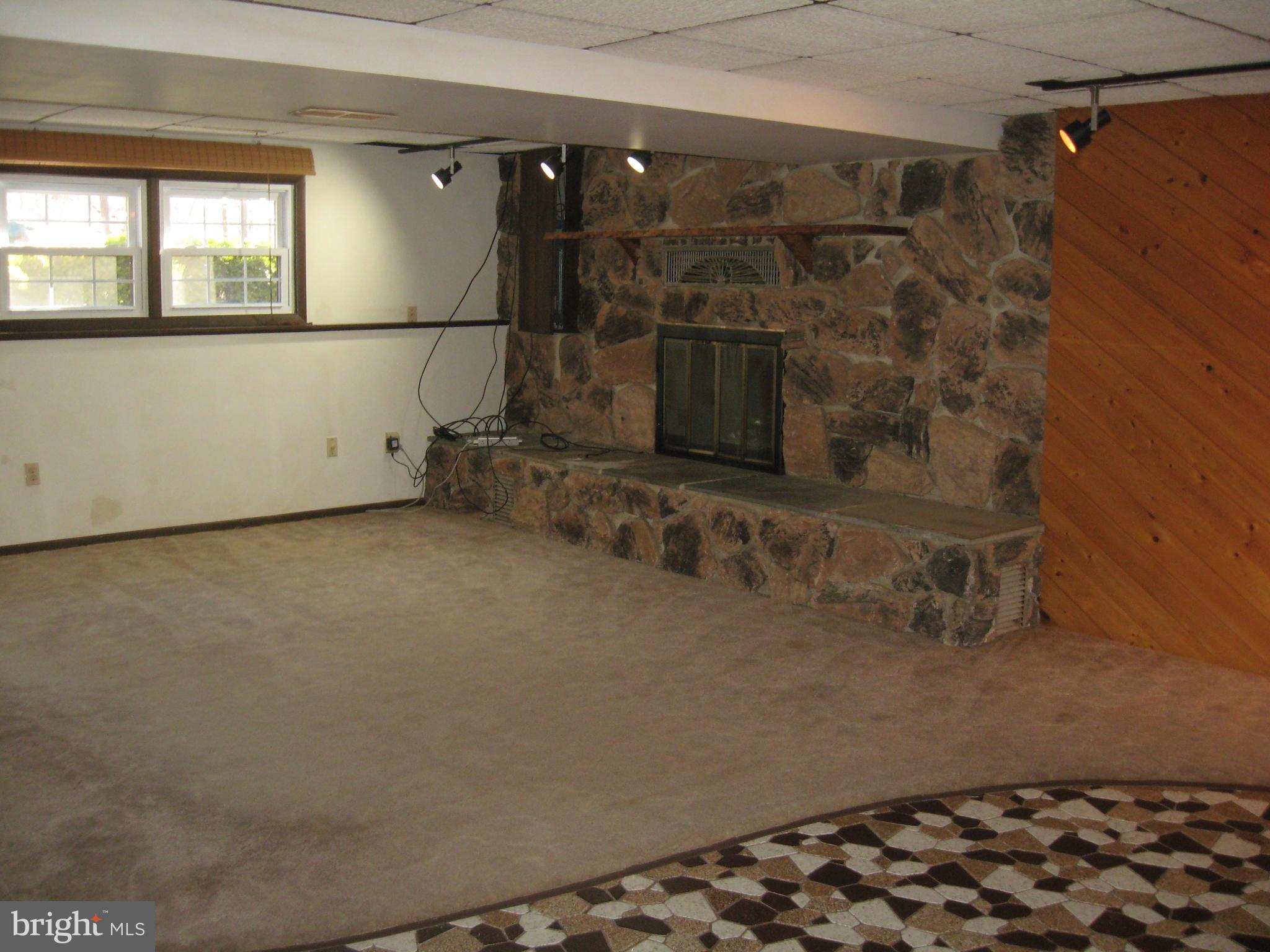 DAVIDSONVILLE WOODS - Residential