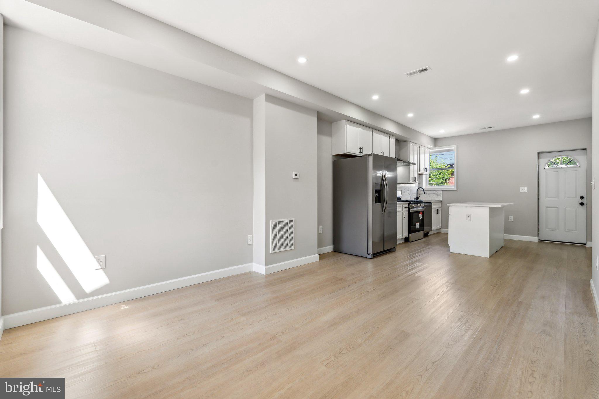 CENTRAL PARK HEIGHTS - Residential Lease