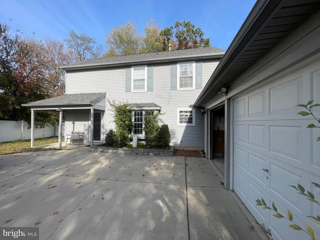 Photo of 4 Brookview Drive, MANTUA, NJ 08051 (MLS # NJGL2065392)