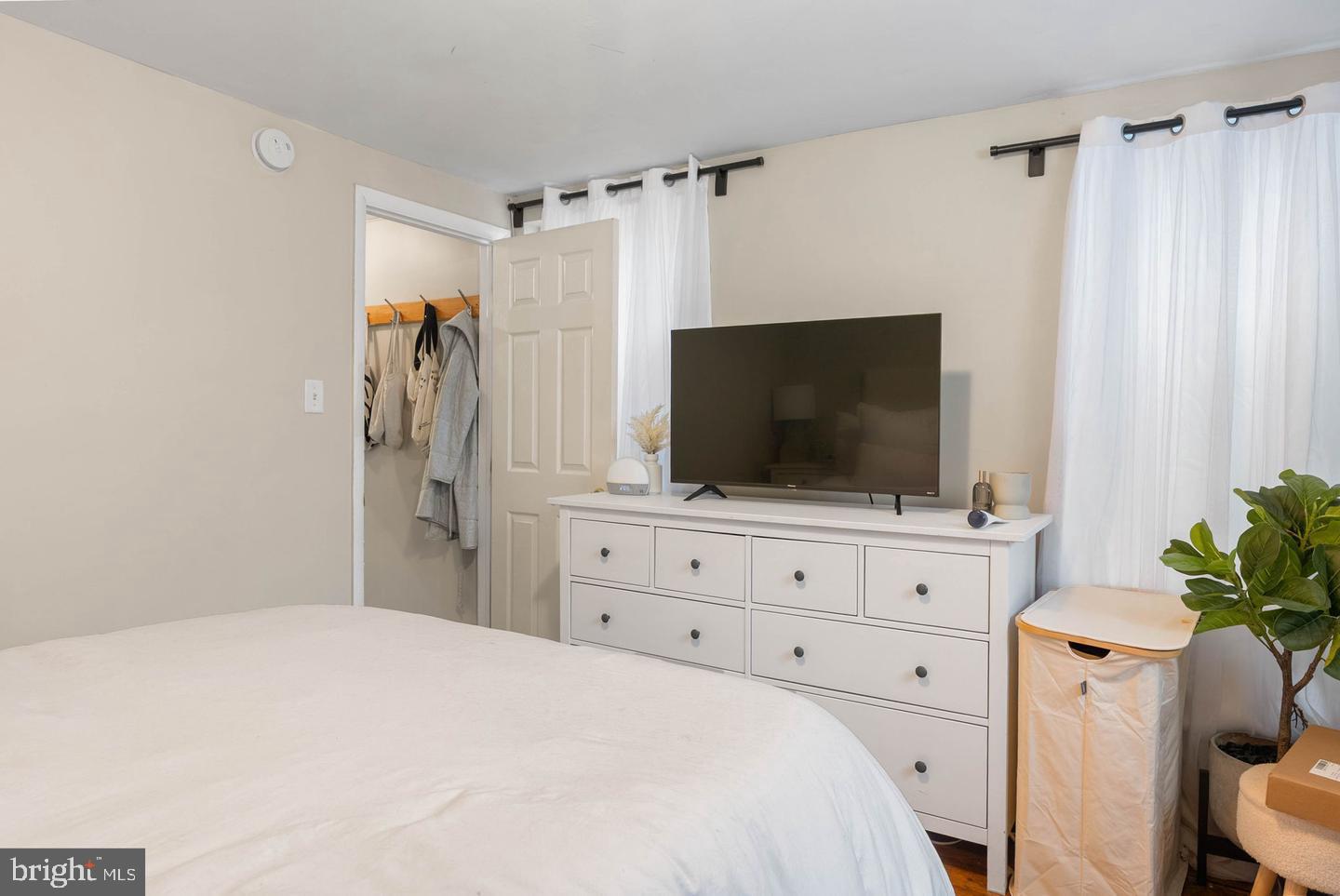 RITTENHOUSE SQUARE - Commercial Sale