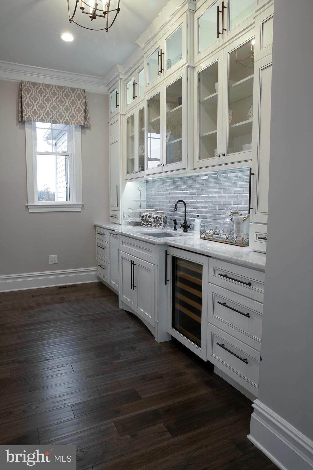 MAKEFIELD MEADOWS - Residential