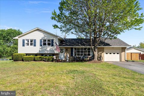 Homes For Sale - 108 Wythe Avenue<br/> Frederick County, STEPHENS CITY, VA 22655