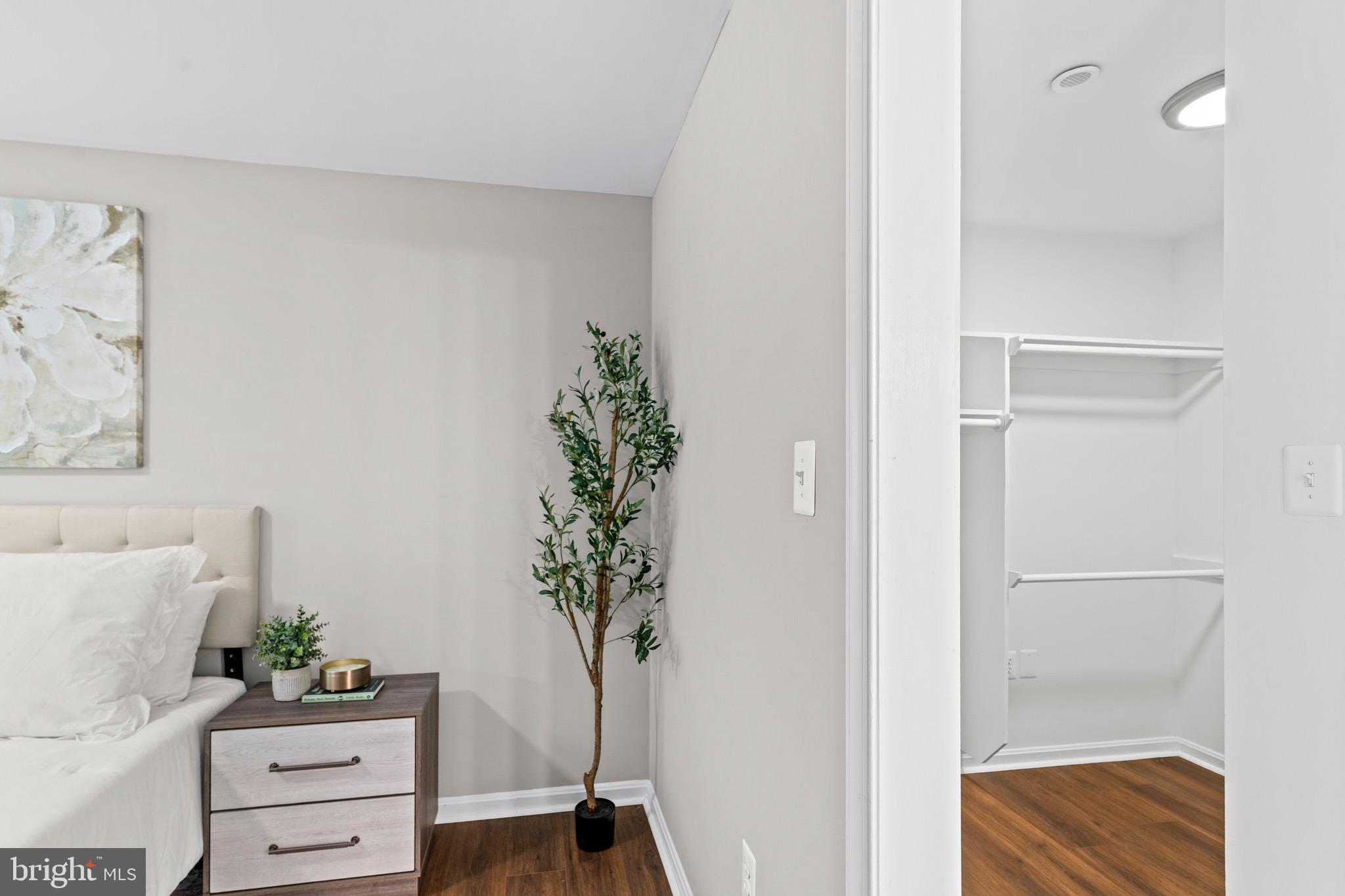 POTOMAC FOREST - Residential