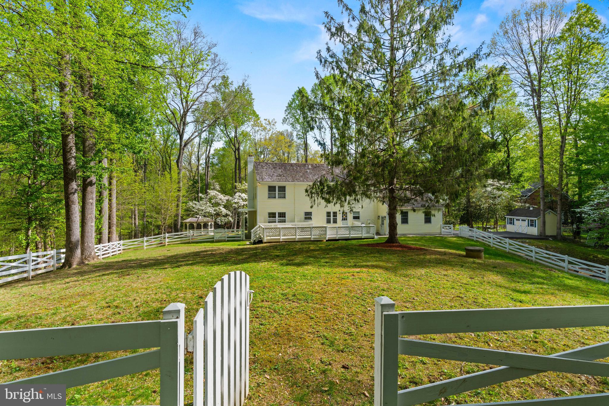 9201 POTOMAC WOODS LANE