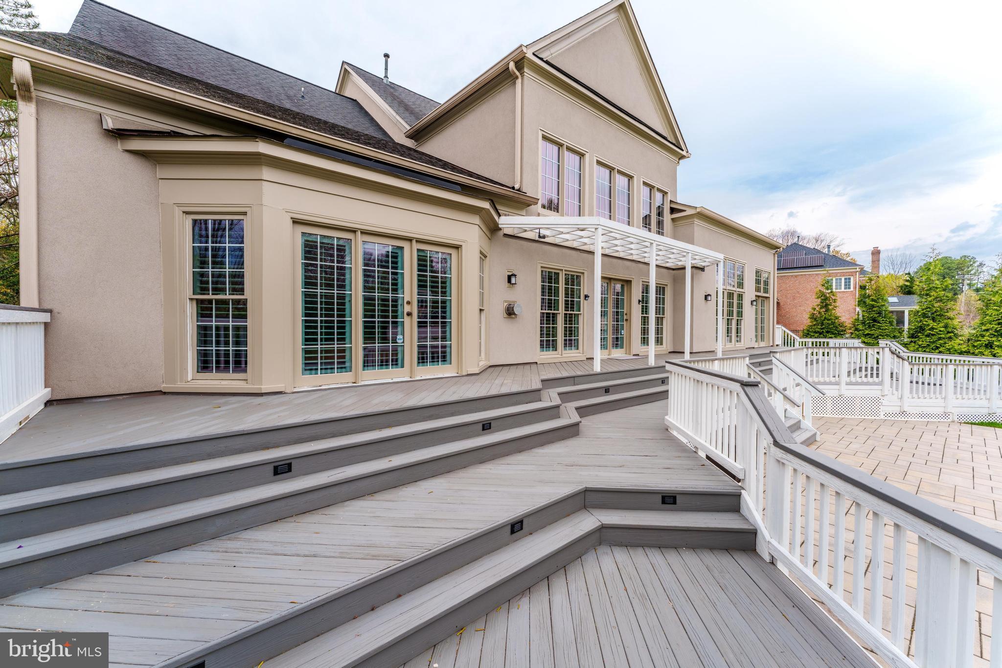 SMC MCLEAN - Residential