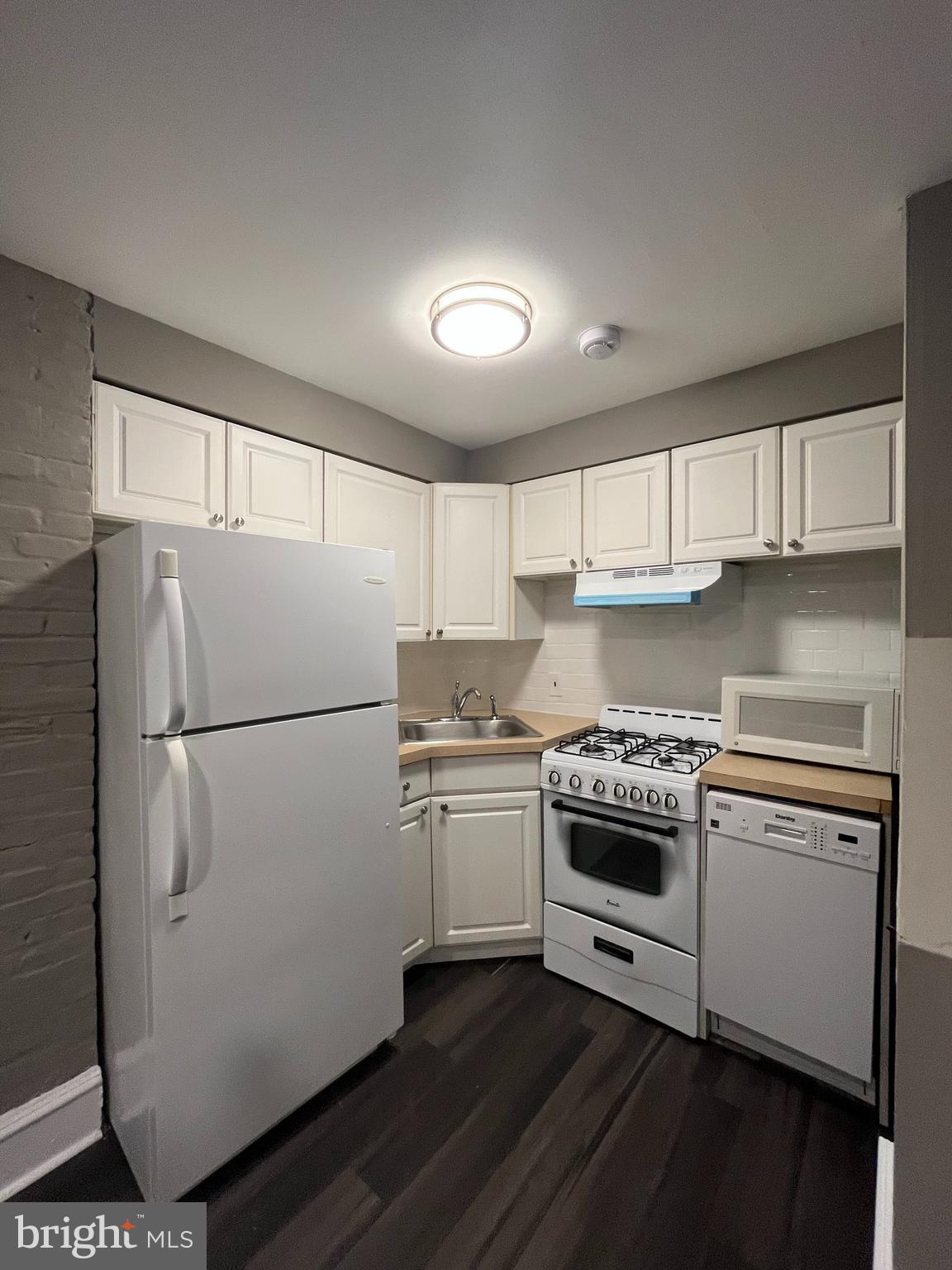 WASHINGTON SQ WEST - Residential Lease