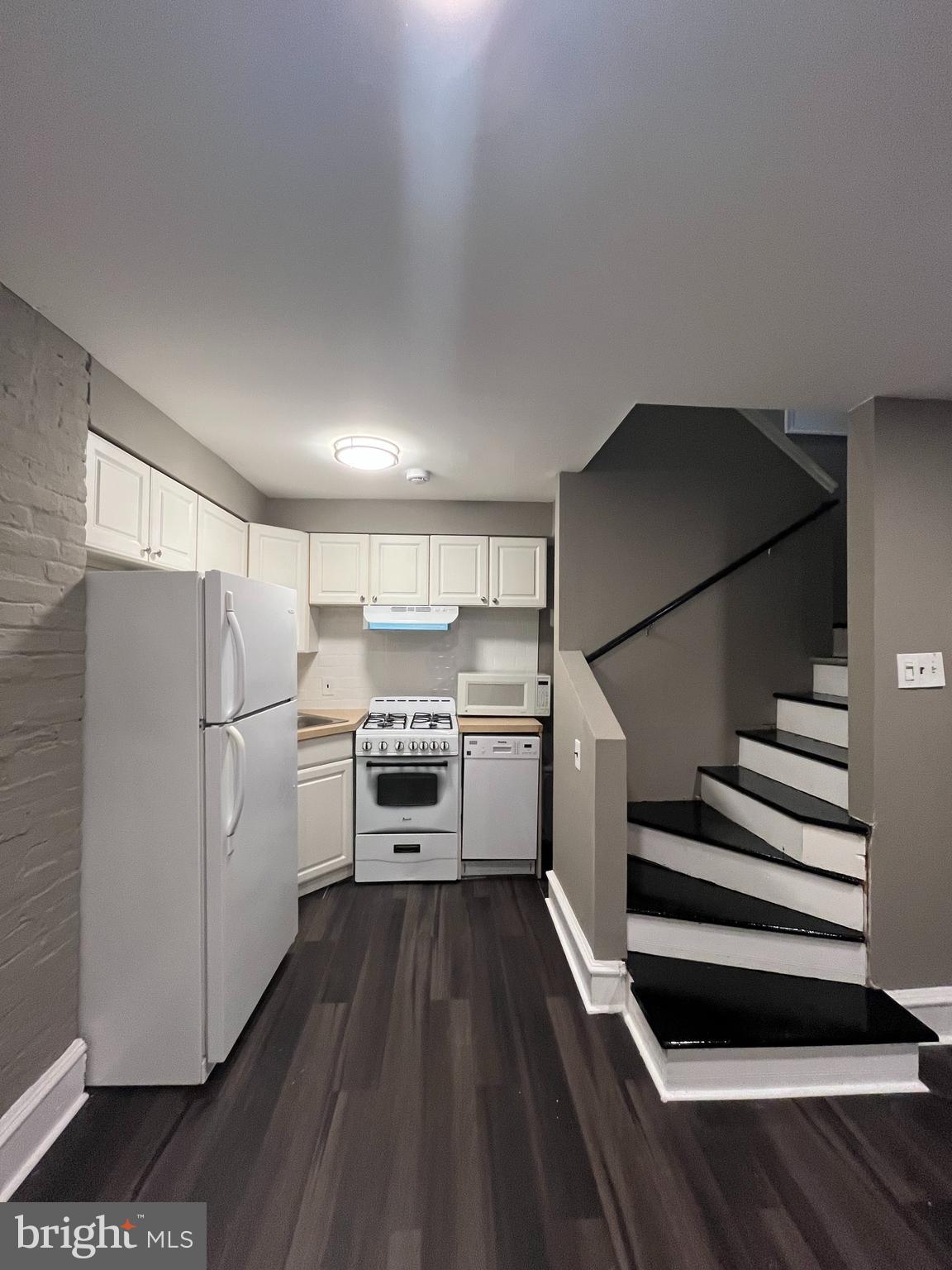 WASHINGTON SQ WEST - Residential Lease