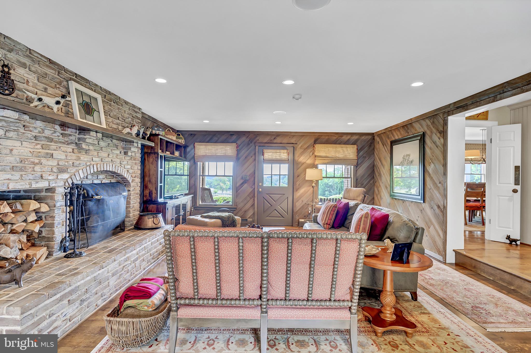 DAMASCUS OUTSIDE - Residential