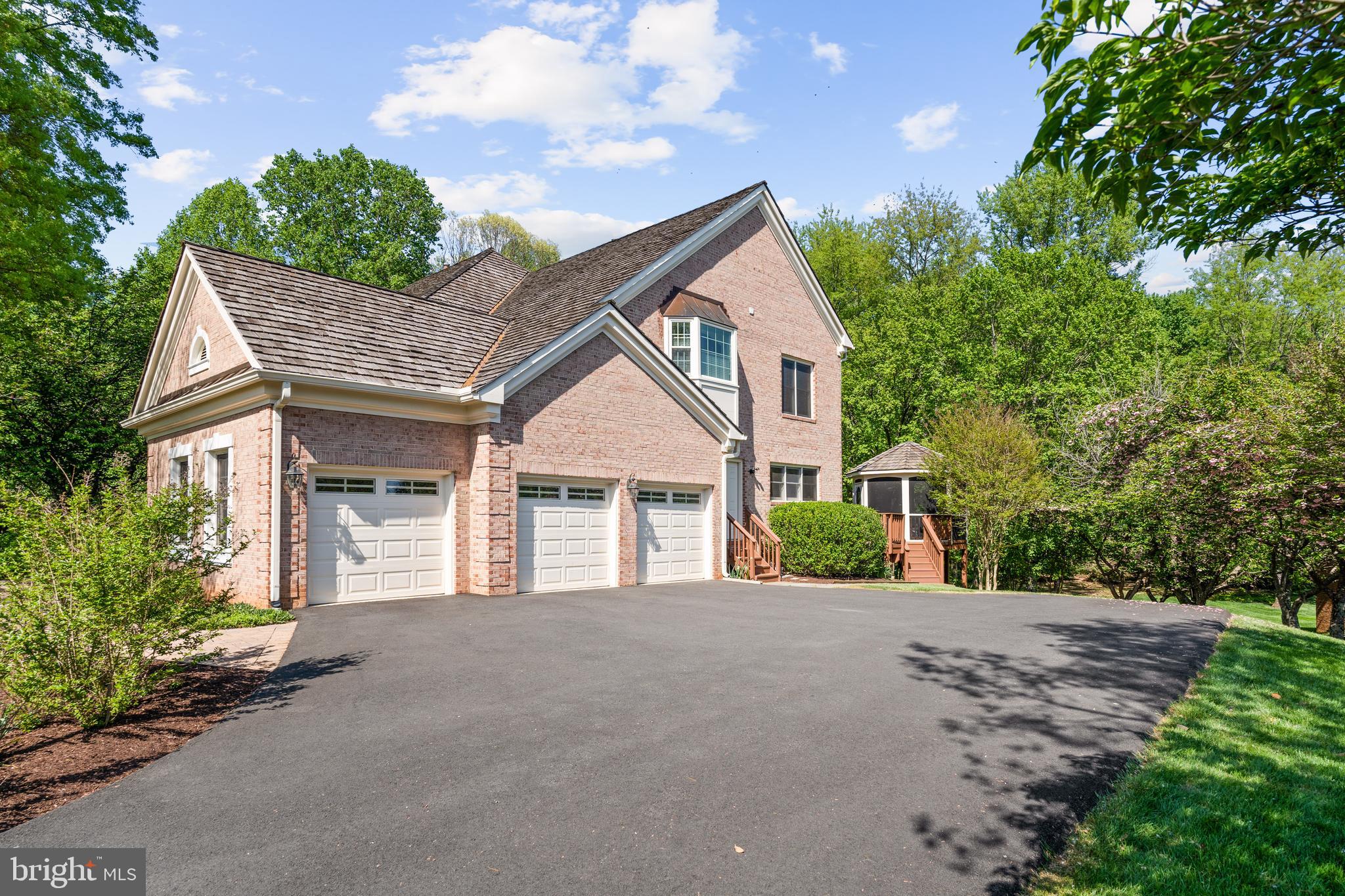 HUNTERS PLACE - Residential