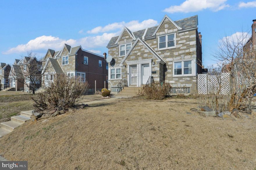 Don't miss this recently updated twin  n Castor Gardens.  This 3 bedroom 1.5 bath home has a newly renovated  Kitchen and Bathroom. Refinished original hardwood floors throughout. Freshly painted throughout. Partially finished basement with 1/4 bath and laundry room/utility room. Built in 1 car garage with driveway parking. Fenced in rear and side yards. This move in ready home also has special financing options available because of its address.
SHOWINGS BEGIN AT THE OPEN HOUSE ON SUNDAY MARCH 2ND 2-4!