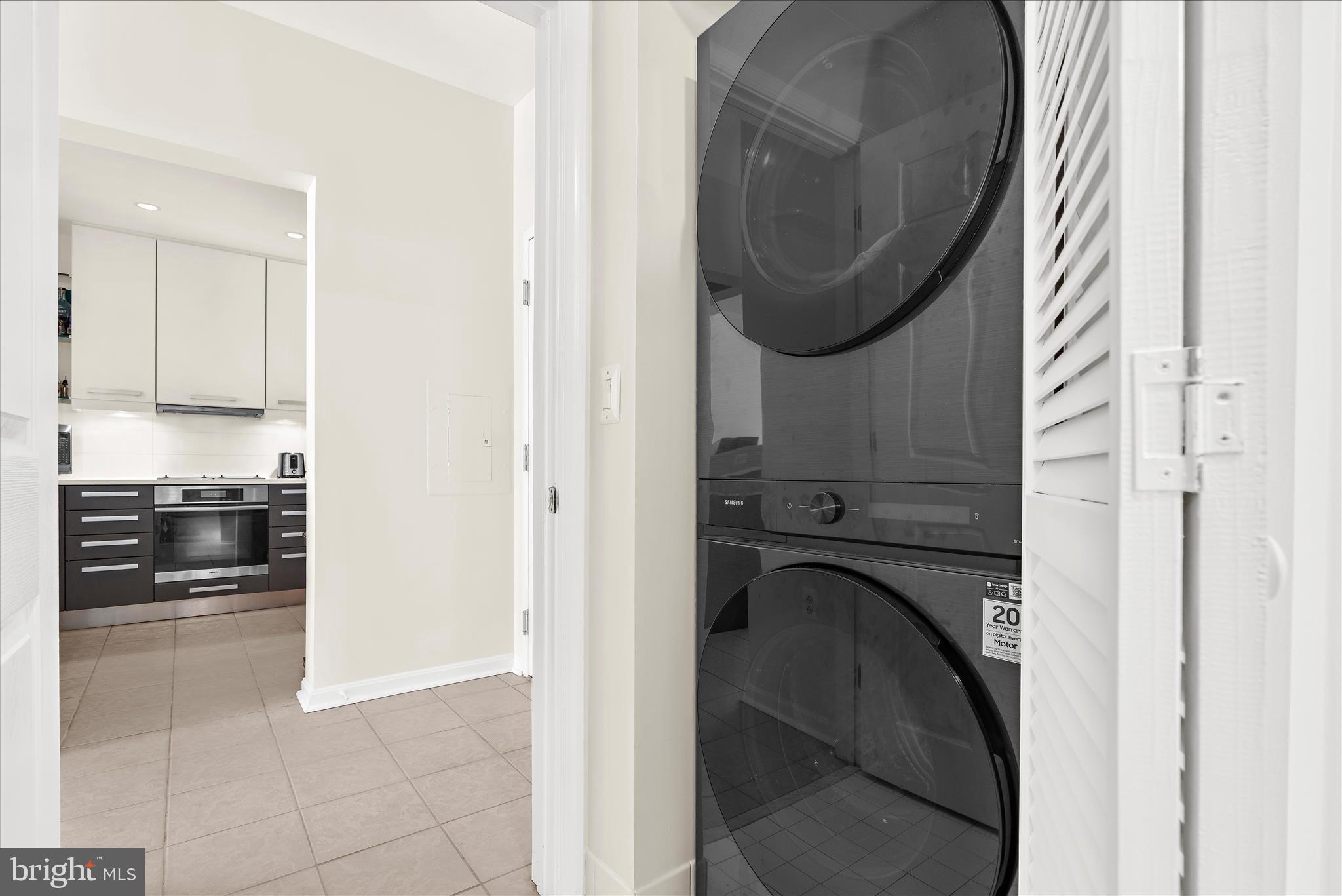 PIERSIDE AT HARBORVIEW - Residential