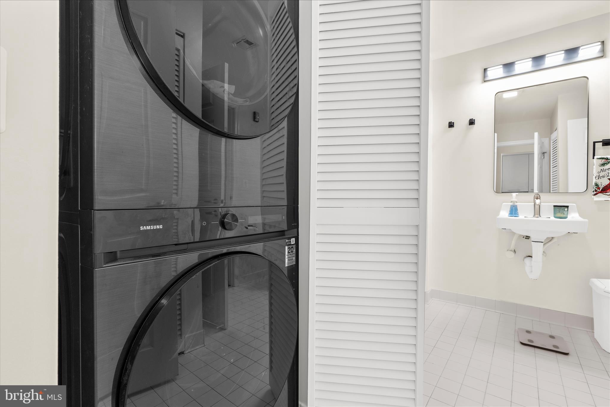PIERSIDE AT HARBORVIEW - Residential