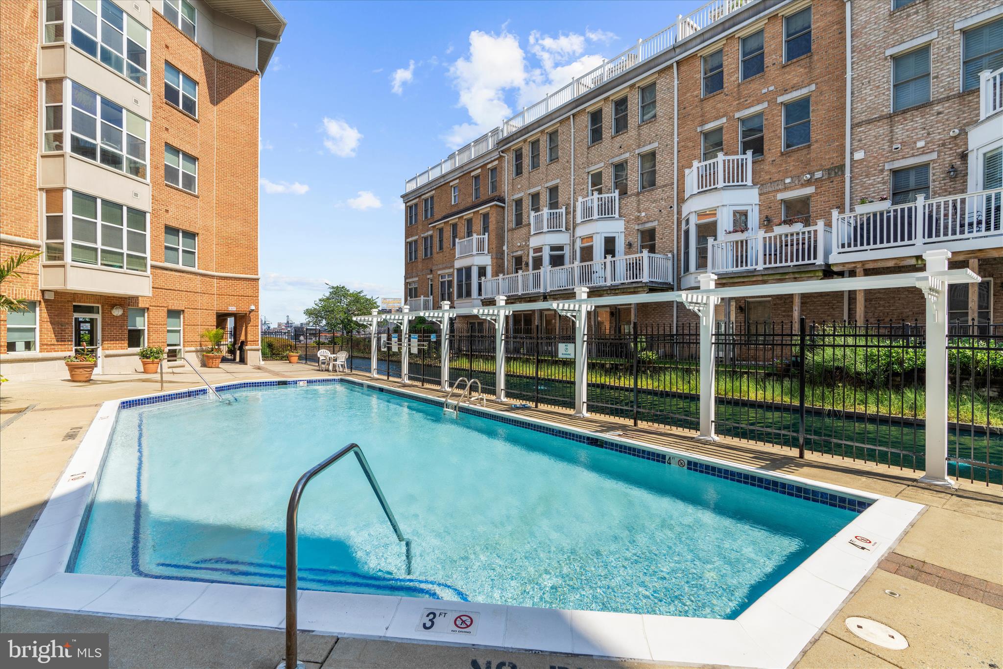 PIERSIDE AT HARBORVIEW - Residential