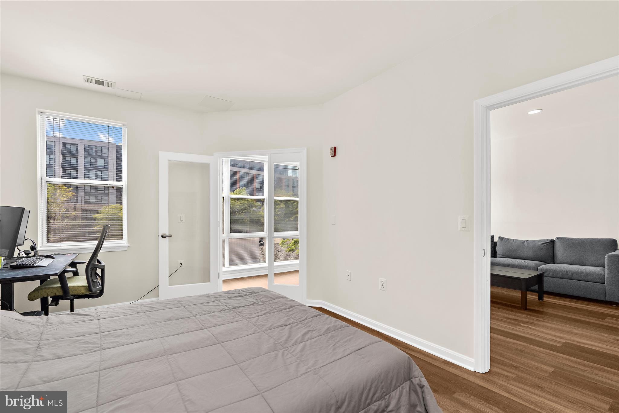 PIERSIDE AT HARBORVIEW - Residential