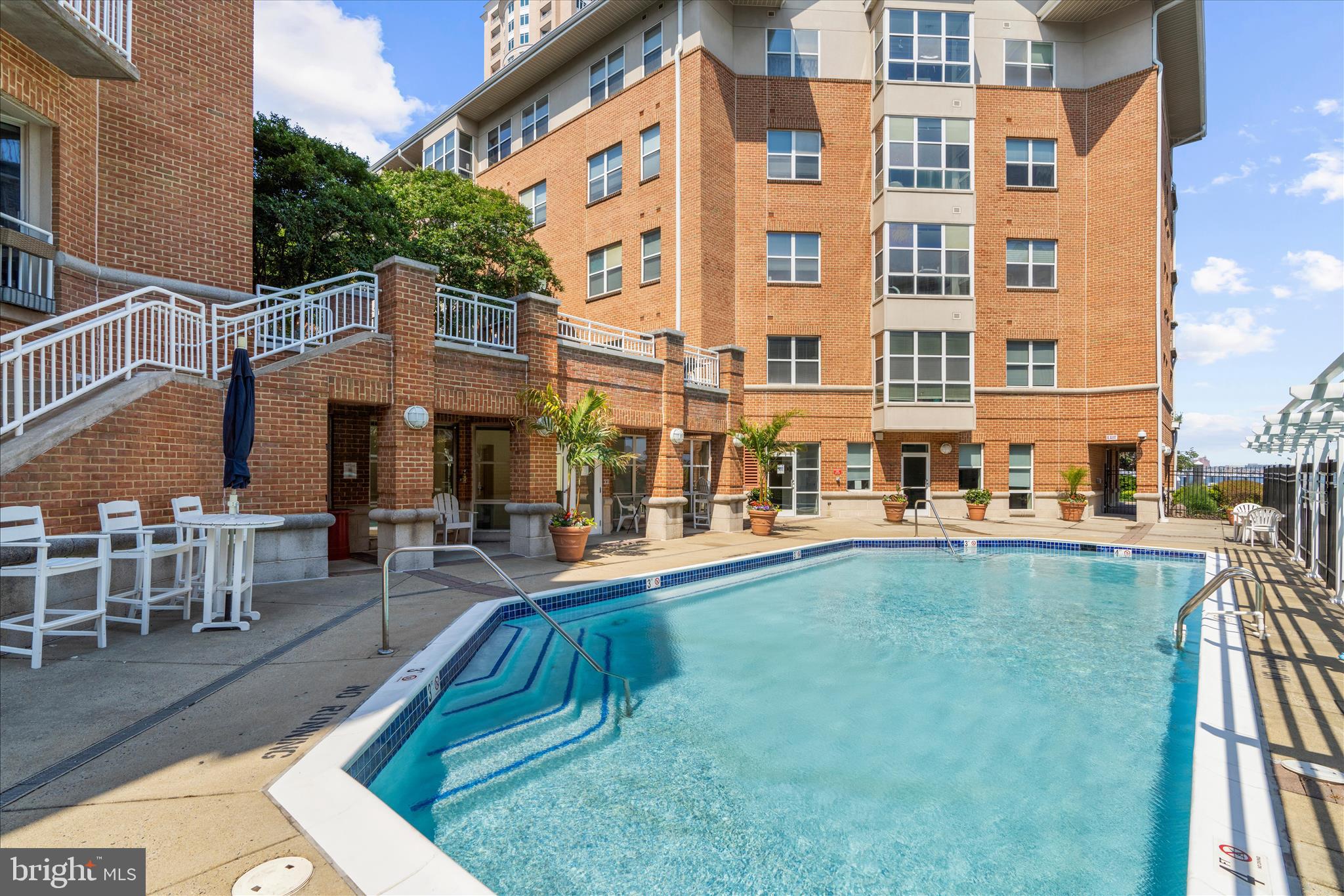 PIERSIDE AT HARBORVIEW - Residential