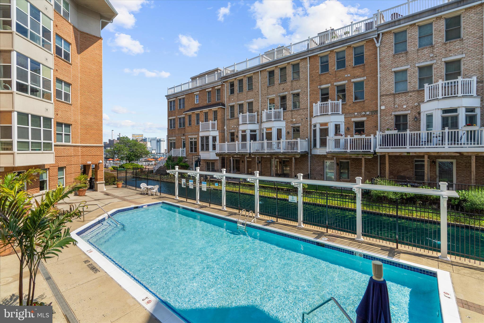 PIERSIDE AT HARBORVIEW - Residential