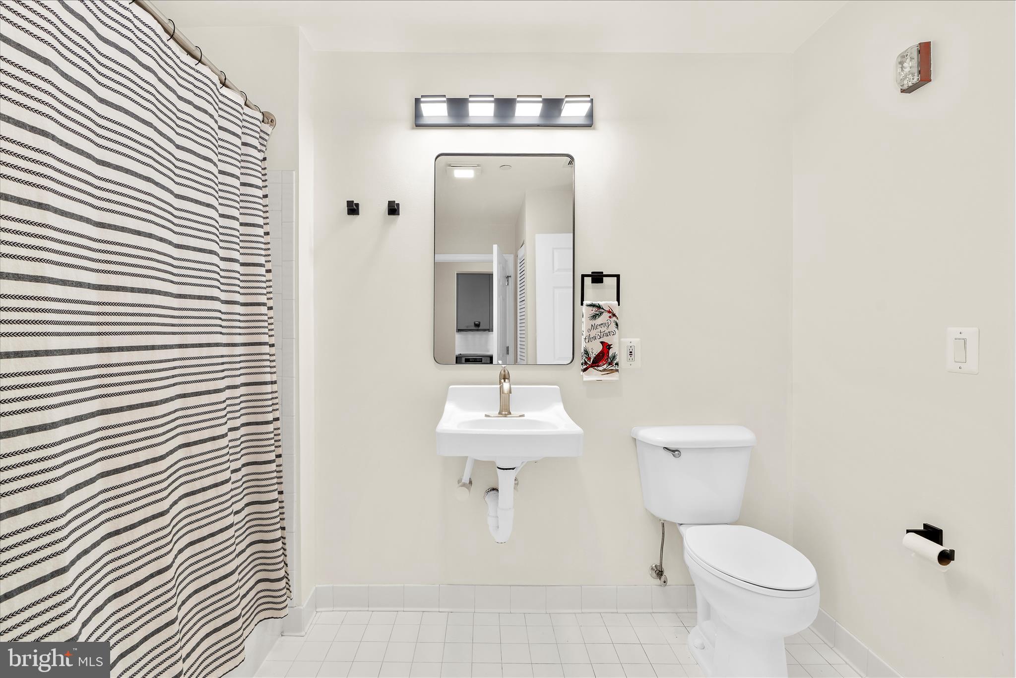 PIERSIDE AT HARBORVIEW - Residential