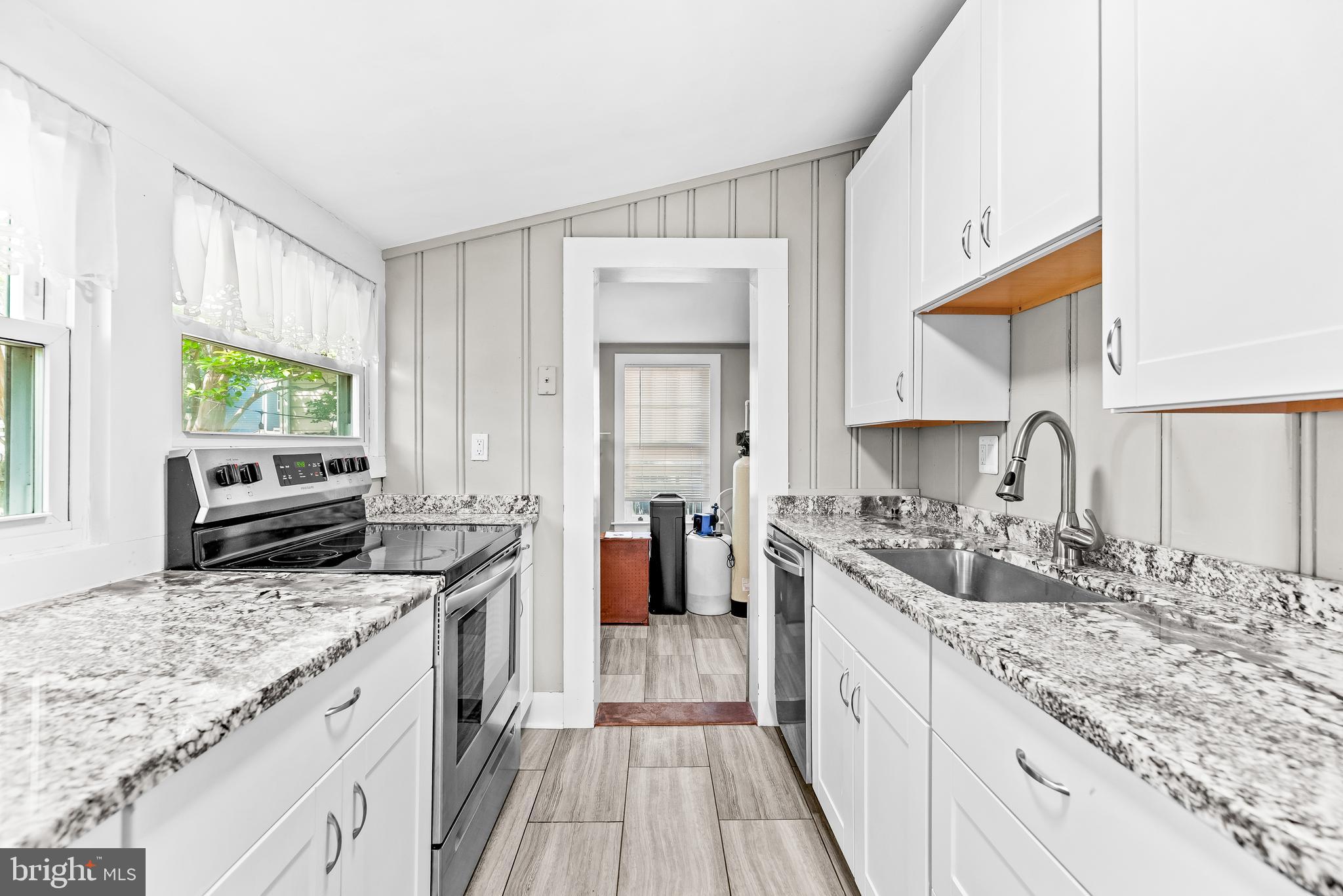 CEDARHURST ON THE BAY - Residential