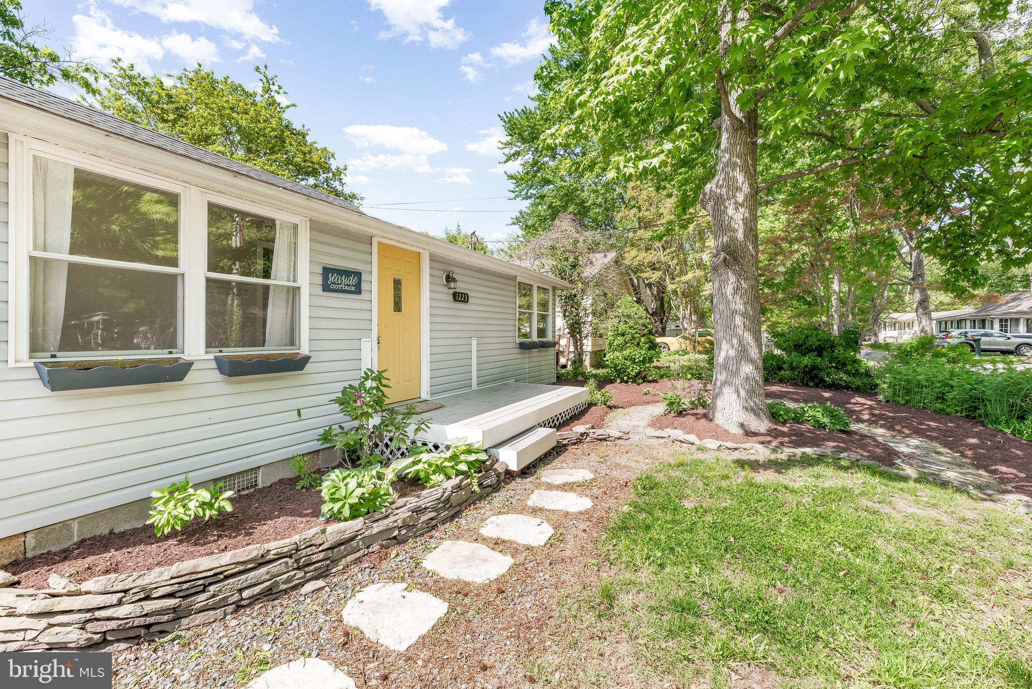 CEDARHURST ON THE BAY - Residential