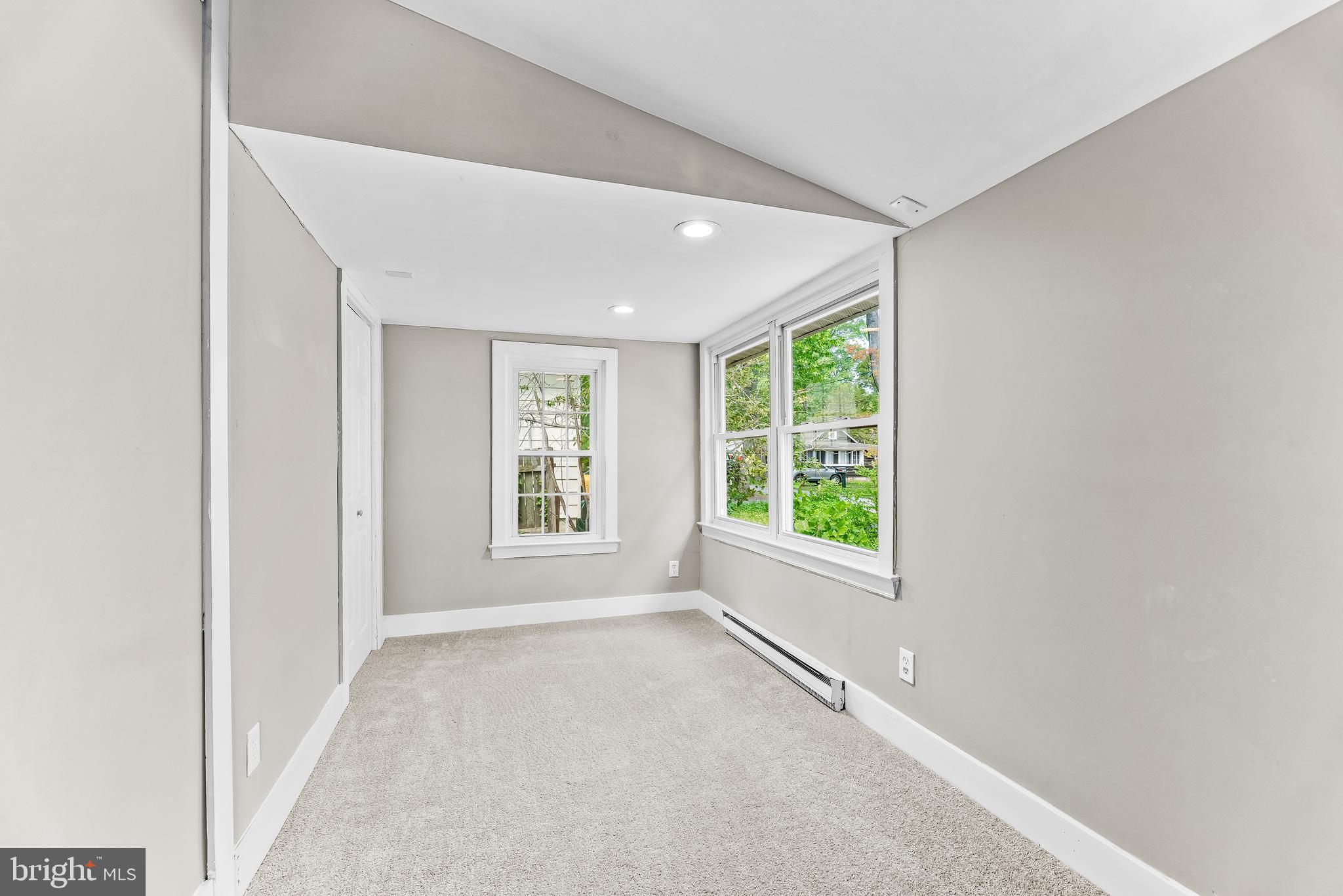 CEDARHURST ON THE BAY - Residential