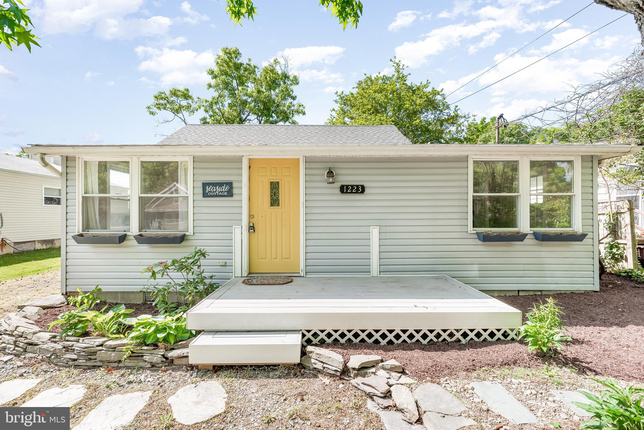 CEDARHURST ON THE BAY - Residential