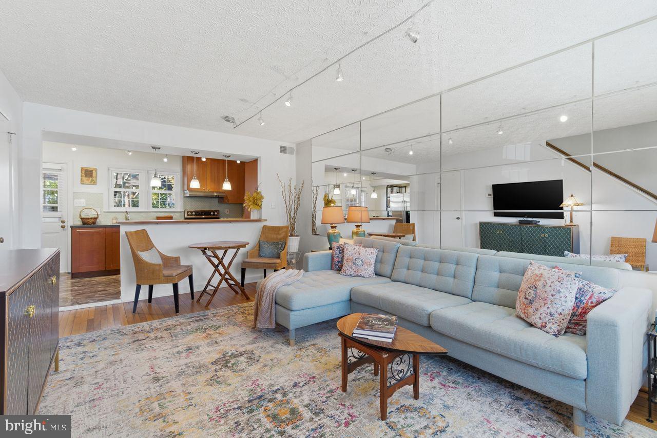 246 S VIRGINIA AVENUE 99