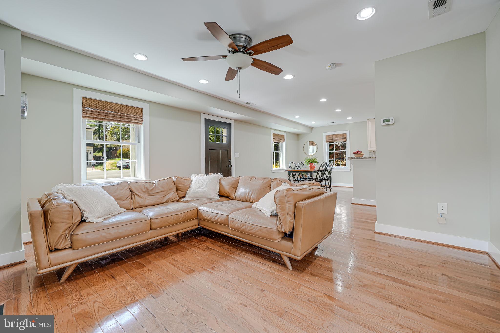 BERKSHIRE OAKWOOD - Residential