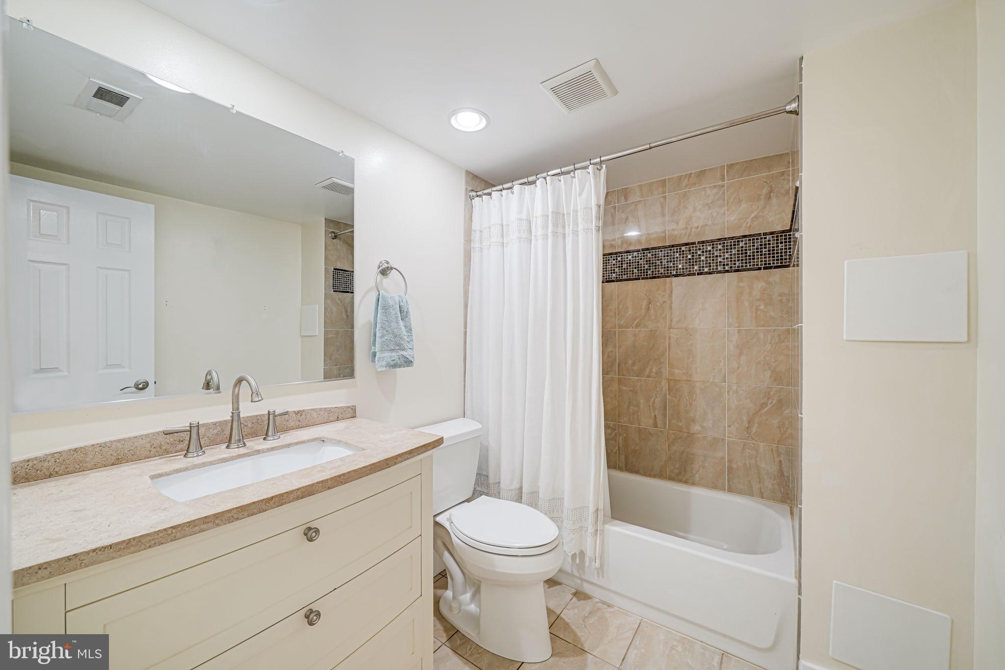 BERKSHIRE OAKWOOD - Residential