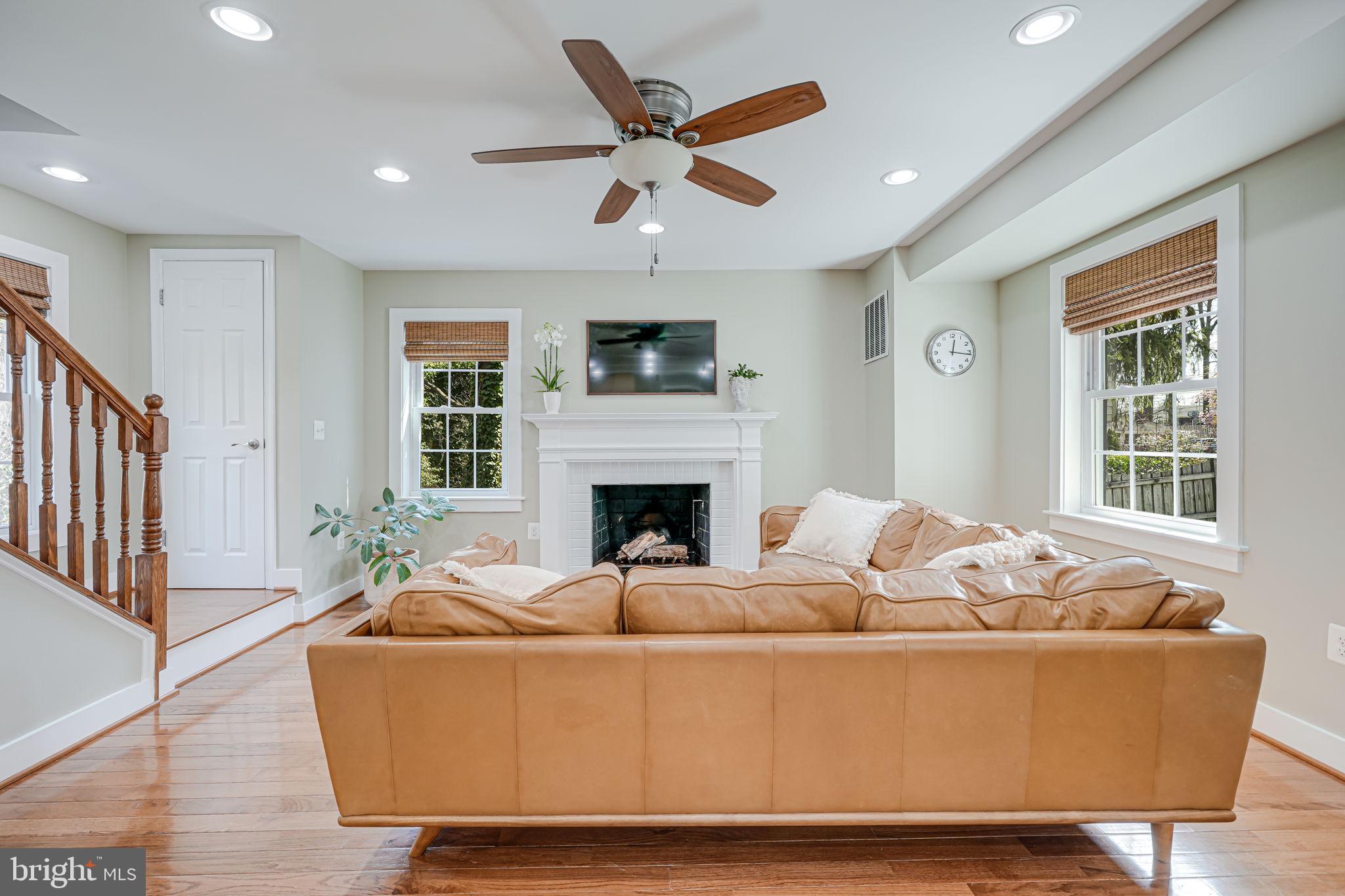 BERKSHIRE OAKWOOD - Residential