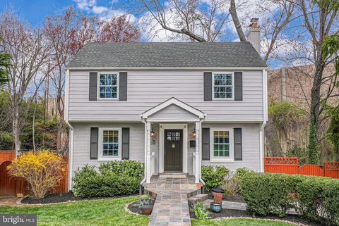 6943 28TH STREET N ARLINGTON VA 22213