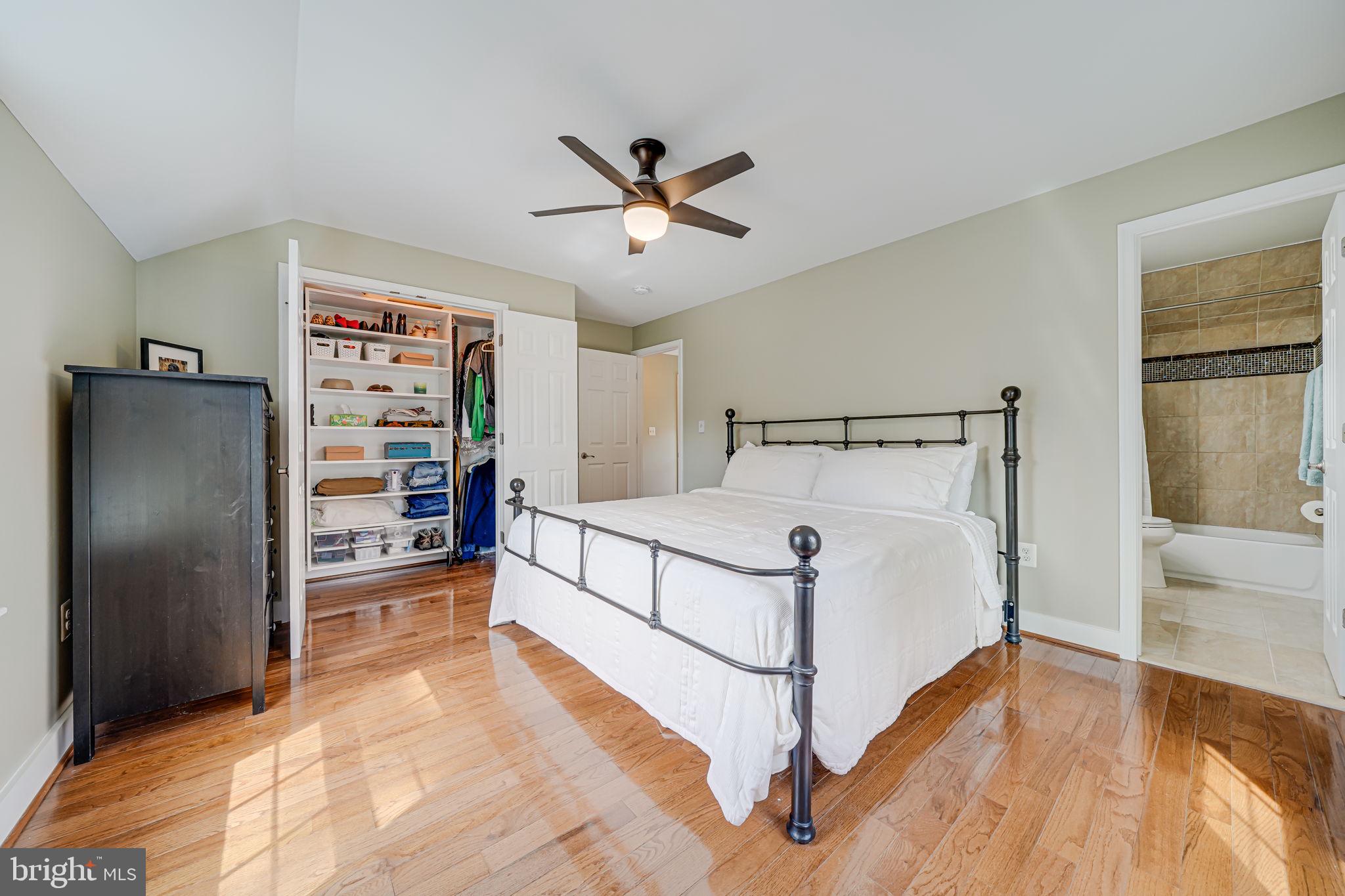 BERKSHIRE OAKWOOD - Residential