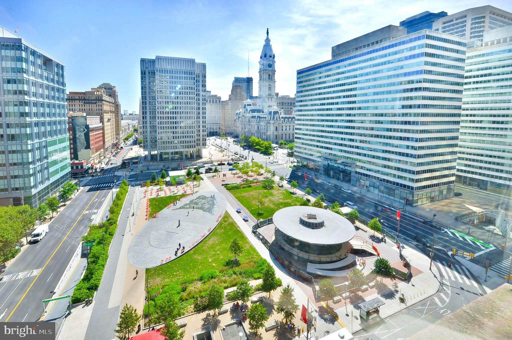 LOGAN SQUARE - Residential