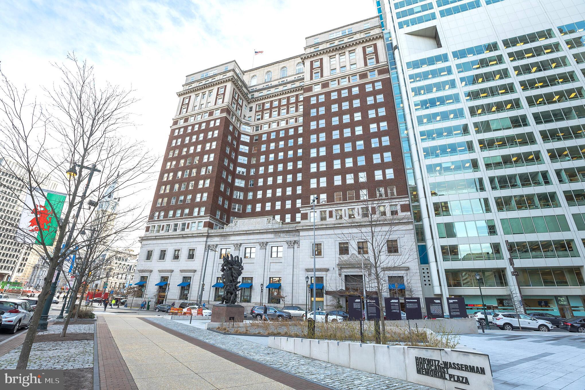 LOGAN SQUARE - Residential