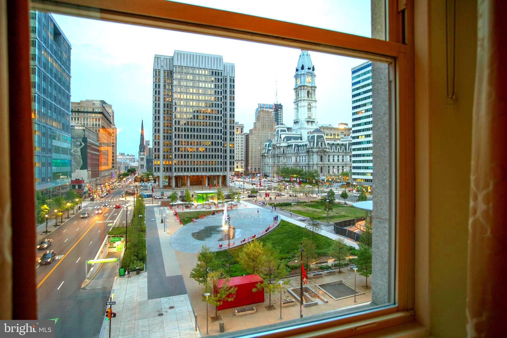 LOGAN SQUARE - Residential