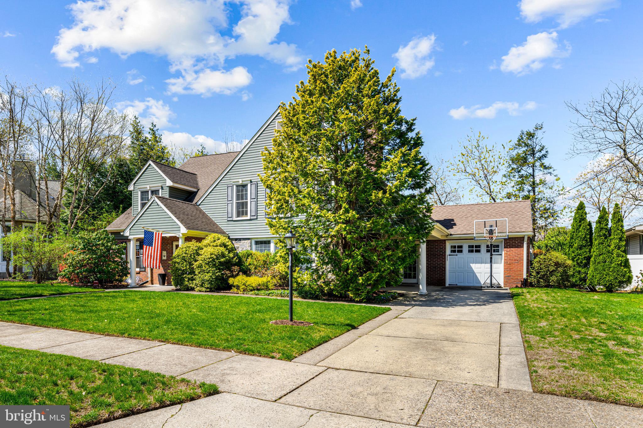 438 MANSFIELD AVENUE