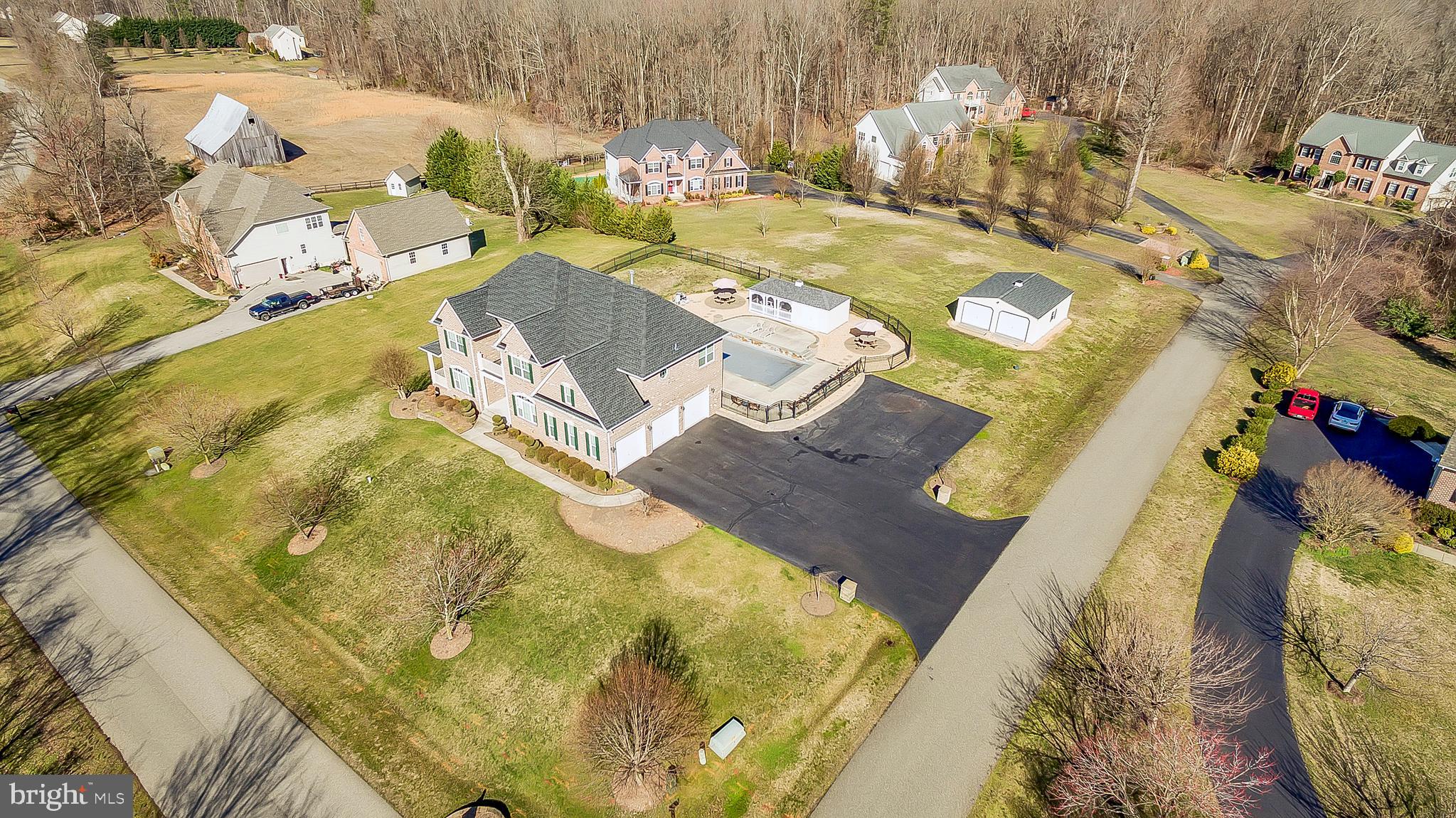 OAKWOOD MANOR - Residential