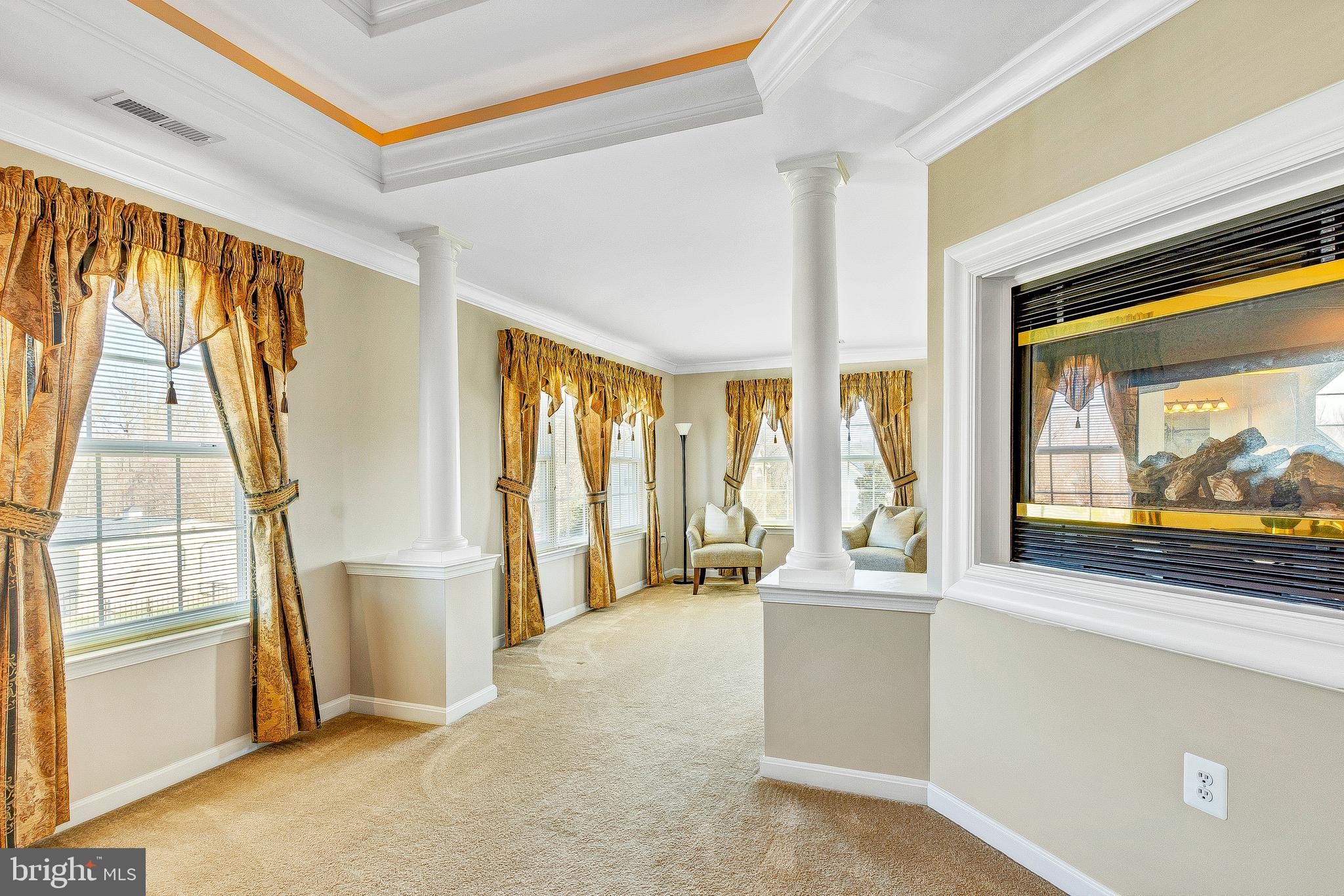 OAKWOOD MANOR - Residential