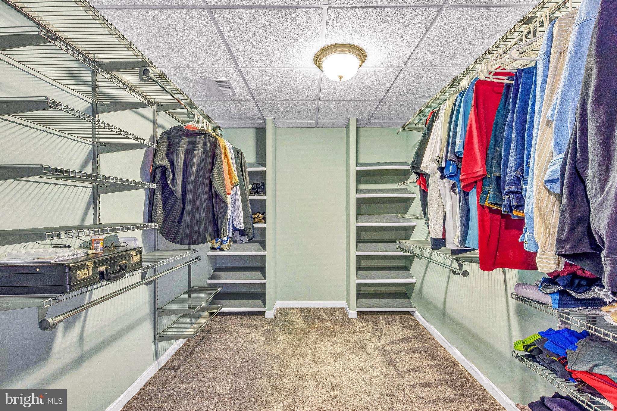 OAKWOOD MANOR - Residential