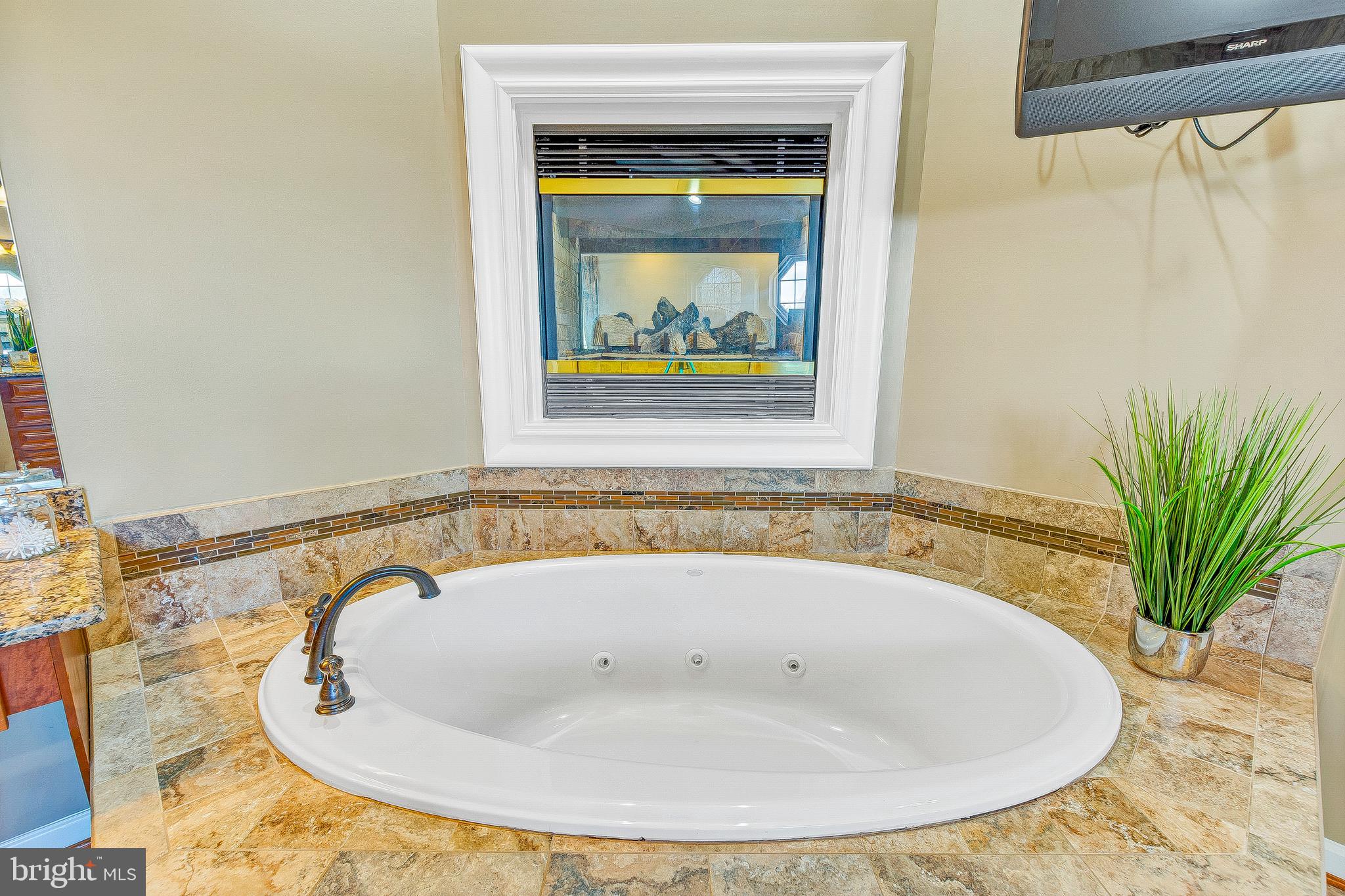 OAKWOOD MANOR - Residential