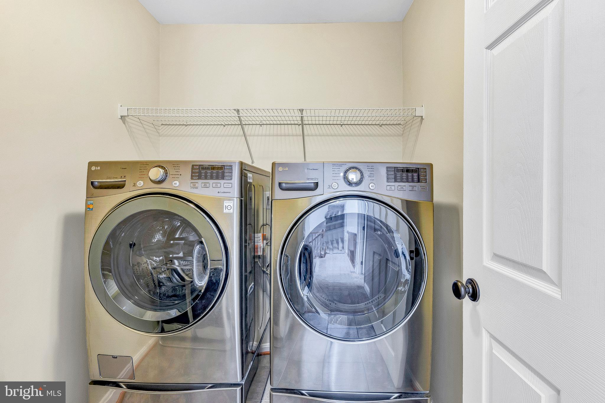 OAKWOOD MANOR - Residential